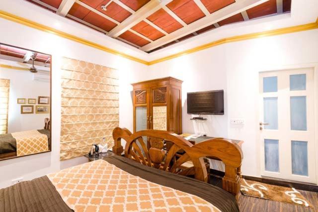 The Corner Courtyard Hotel Kolkata Exterior photo