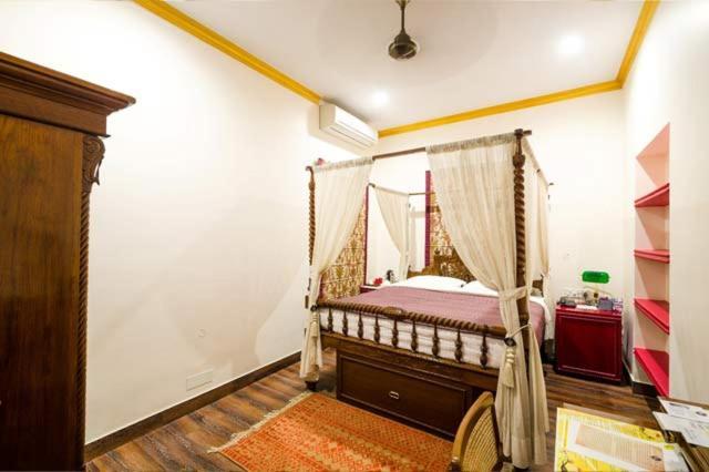 The Corner Courtyard Hotel Kolkata Exterior photo